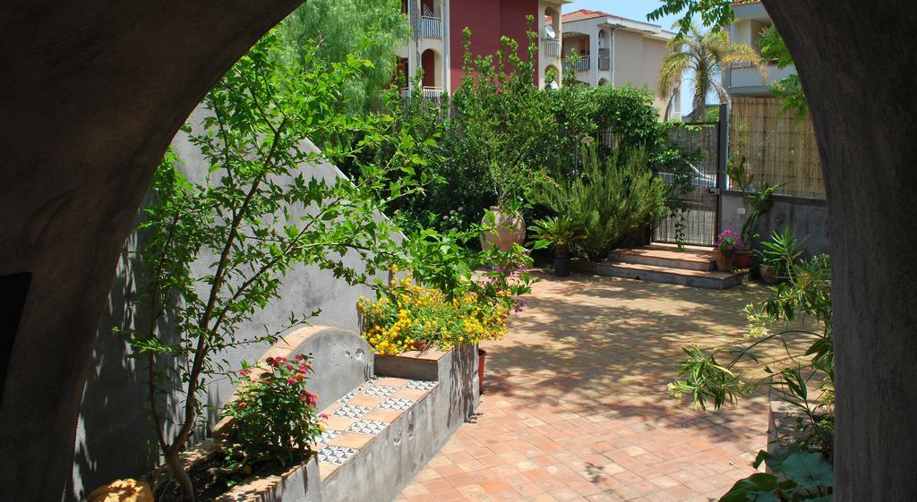 Case Vacanze Fossanave Санта-Текла Экстерьер фото